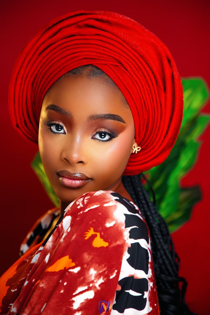 Over-the-shoulder pose